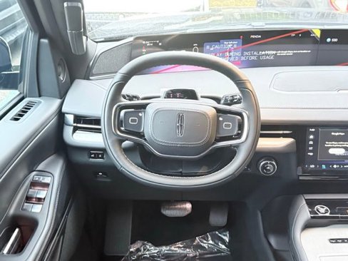 New 2025 Lincoln Navigator L Reserve image 6