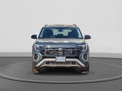 New 2025 Volkswagen Atlas Peak Edition SE image 2