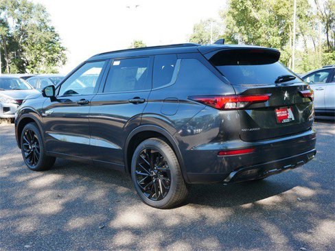 New 2025 Mitsubishi Outlander SEL image 2