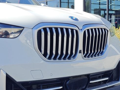 Used 2025 BMW X5 xDrive50e image 32