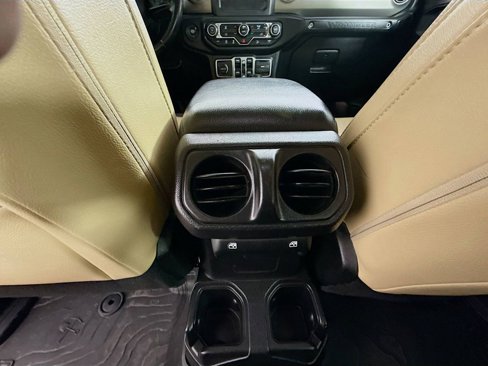 Used 2018 Jeep Wrangler Unlimited Sport S image 23