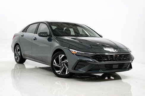 Used 2025 Hyundai Elantra SEL image 5