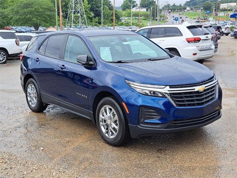 Used 2022 Chevrolet Equinox LS w/ LS Convenience Package image 7