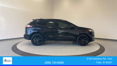 Used 2022 Ford Edge ST-Line w/ Cold Weather Package image 8