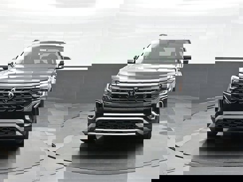 New 2025 Volkswagen Atlas Peak Edition SE image 2
