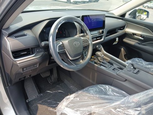 New 2025 Toyota Grand Highlander FWD image 6