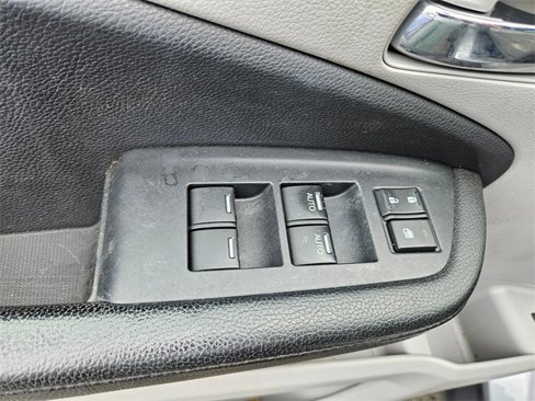 Used 2016 Honda Pilot Touring image 17