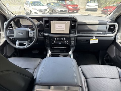 New 2025 Ford F450 Lariat image 14