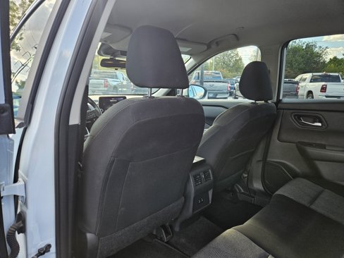 Used 2024 Nissan Rogue SV image 13