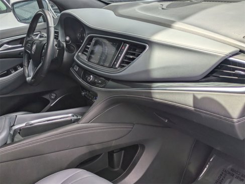Used 2024 Buick Enclave Premium image 32