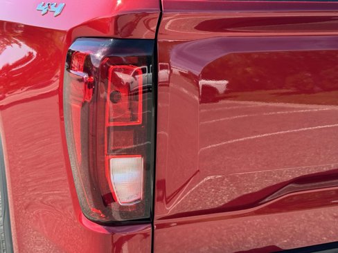 Used 2024 GMC Sierra 1500 Elevation image 8