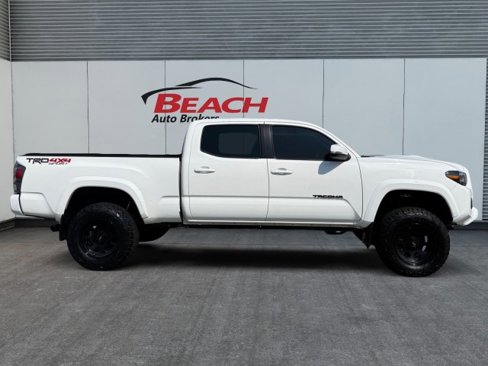 Used 2021 Toyota Tacoma TRD Sport image 9