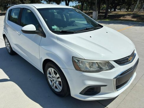 Used 2017 Chevrolet Sonic LT image 1