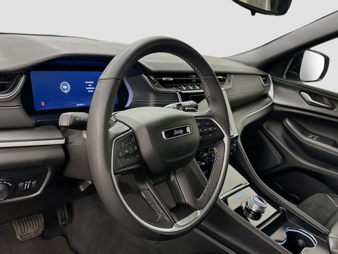 Used 2024 Jeep Grand Cherokee L Laredo image 18