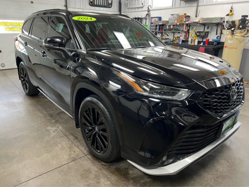 Used 2024 Toyota Highlander XSE image 3