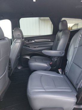 Used 2023 Buick Enclave Essence image 14