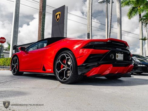 Used 2021 Lamborghini Huracan EVO image 6
