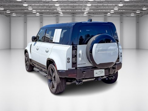 New 2025 Land Rover Defender 110 V8 image 3