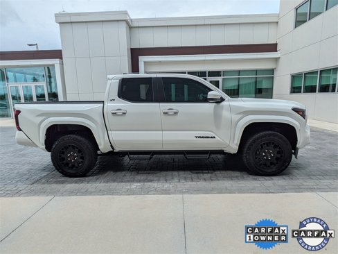 Used 2025 Toyota Tacoma SR5 image 3