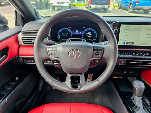 Used 2025 Toyota Camry XSE image 34