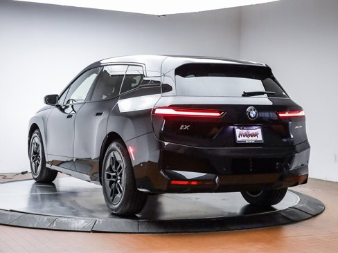New 2026 BMW iX xDrive60 image 9