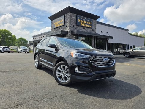 Used 2024 Ford Edge Titanium image 1