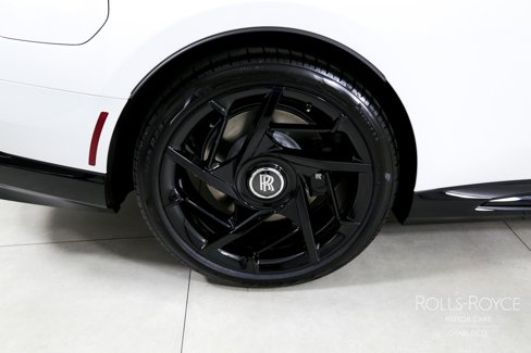New 2025 Rolls-Royce Spectre Black Badge image 32