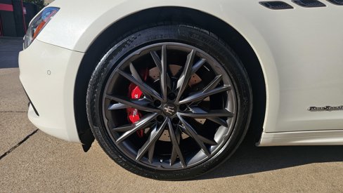 Used 2020 Maserati Ghibli GranSport image 19