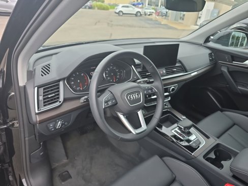 Certified 2025 Audi Q5 2.0T Premium image 10