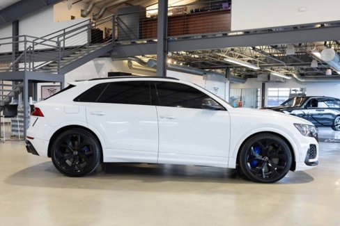 Used 2023 Audi RS Q8 w/ Black Optic Package image 4