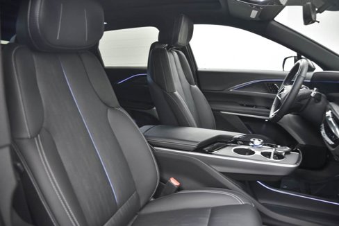Used 2024 Cadillac Lyriq Luxury image 15