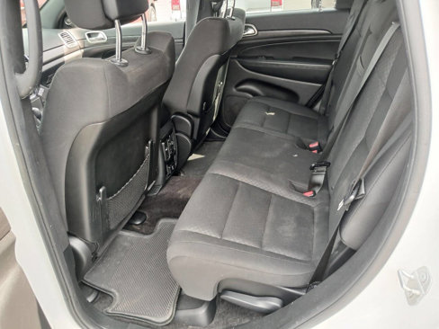 Used 2018 Jeep Grand Cherokee Laredo image 13