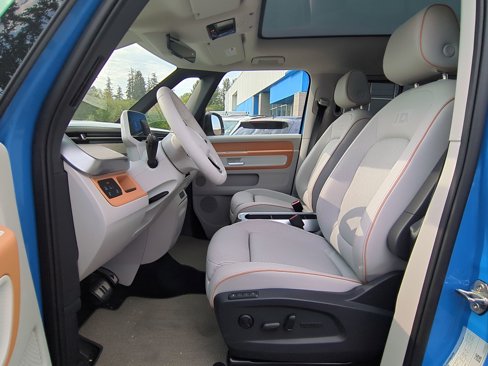 New 2025 Volkswagen ID. Buzz 1st Edition image 13