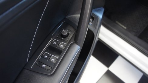 Used 2022 Volkswagen Tiguan SE image 27