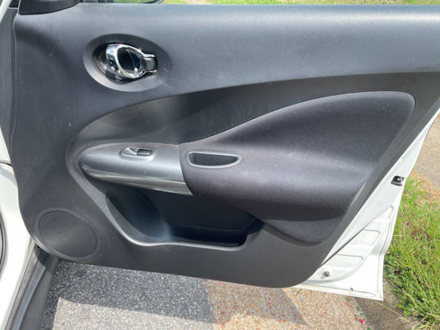 Used 2017 Nissan Juke S image 22