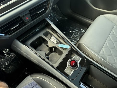 New 2025 Volkswagen Tiguan SEL R-Line image 18