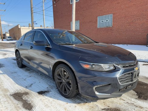 Used 2017 Chevrolet Malibu LT image 1
