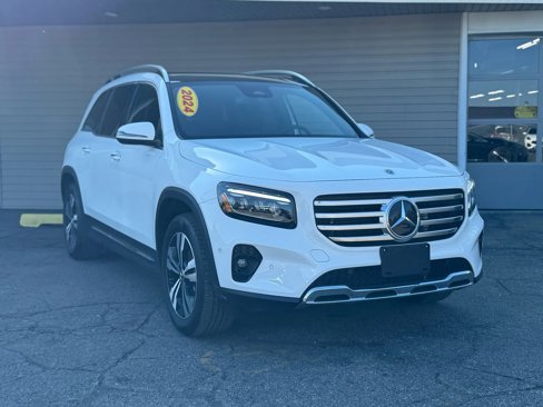 Used 2024 Mercedes-Benz GLB 250 4MATIC w/ Exclusive Package image 7