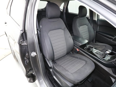 Used 2017 Ford Edge SE image 17