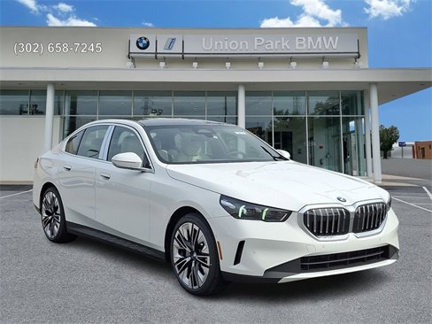 Used 2026 BMW 530i xDrive w/ Executive Package image 3