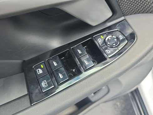 New 2026 BMW 550e xDrive w/ Executive Package image 18