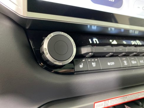 New 2025 Toyota Tundra Platinum image 25