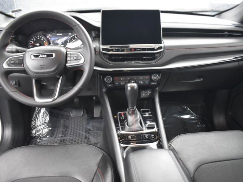 Used 2023 Jeep Compass Trailhawk image 8