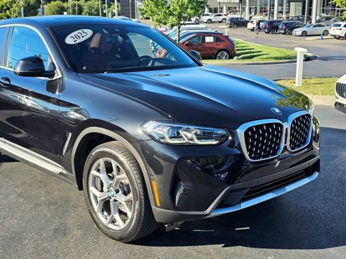 Used 2025 BMW X4 xDrive30i w/ Premium Package image 2