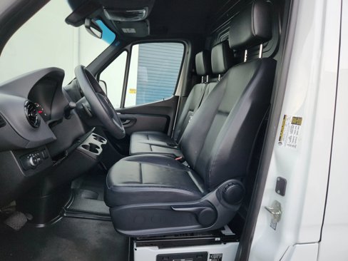 Used 2021 Mercedes-Benz Sprinter 3500 image 8