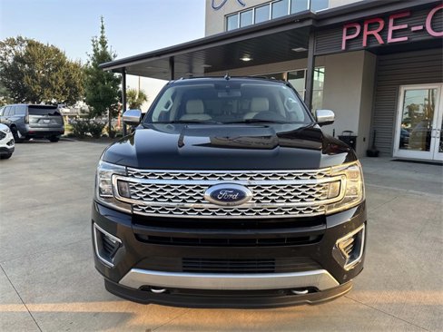 Used 2018 Ford Expedition Platinum image 3