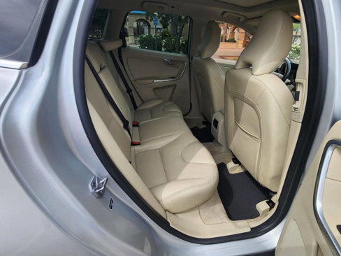 Used 2016 Volvo XC60 T5 Premier w/ Proximity Package image 31