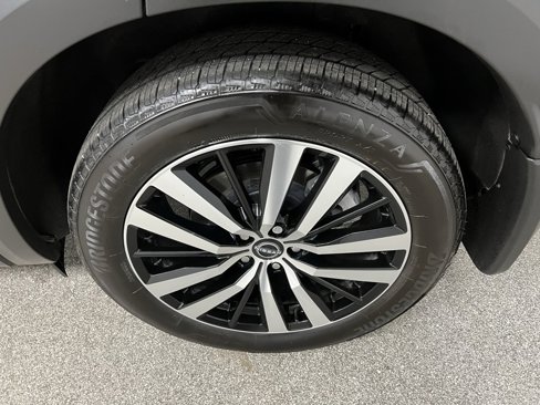 Used 2024 Nissan Pathfinder Platinum image 20