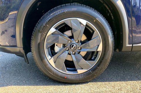 Certified 2025 Nissan Rogue SV image 8