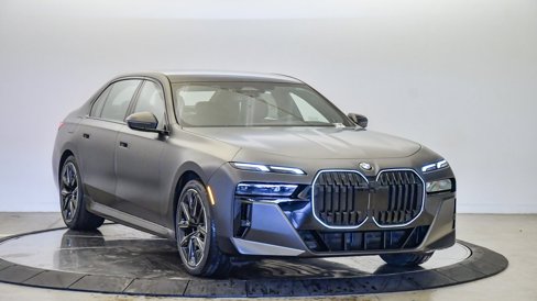 New 2026 BMW 740i w/ Premium Package image 6